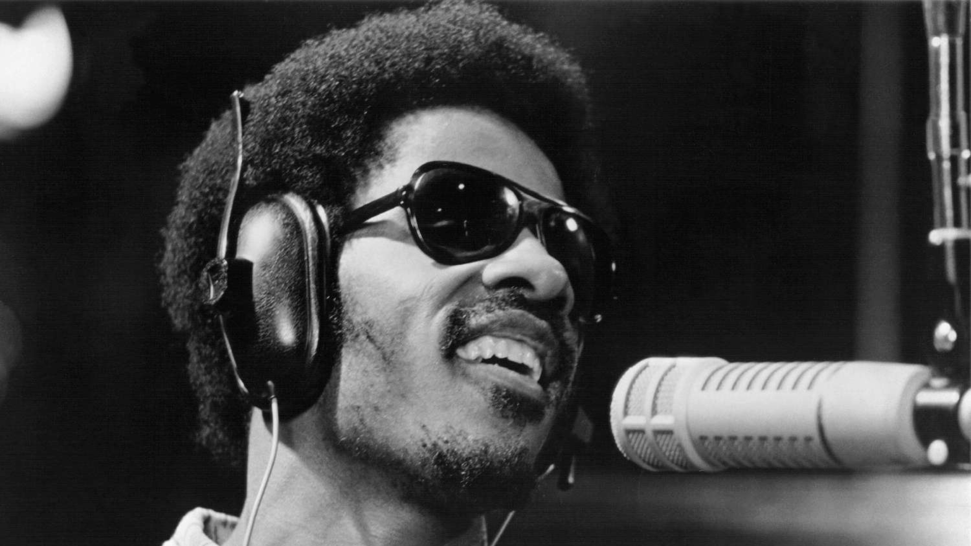 The Wonder of Stevie: Exploring the Iconic Legacy of Stevie Wonder on ...